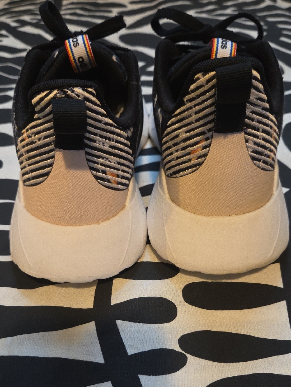 FARM RIO & Adidas Collab Runners - Picture 5 of 10